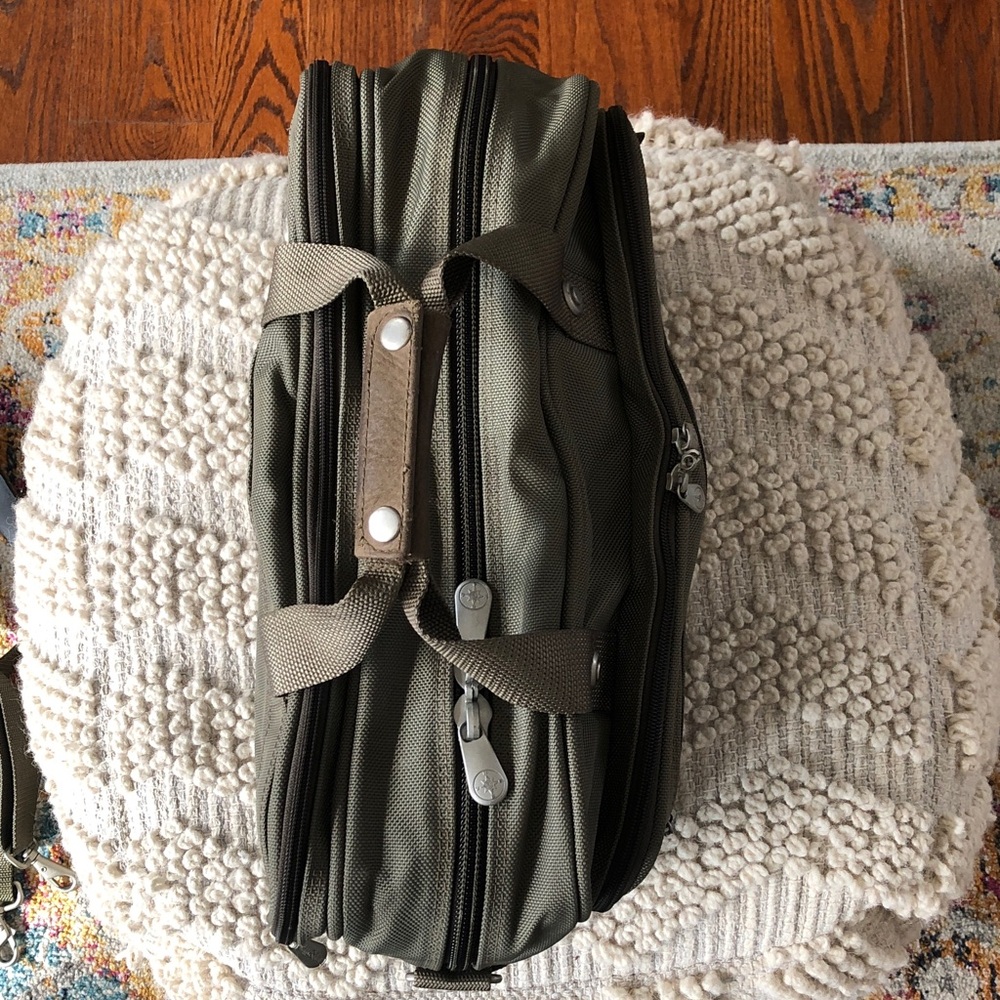 Briggs & Riley Bag 17” Bag Olive Green Duffle Crossbody Multi Pocket Travel Bag! - Picture 5 of 9